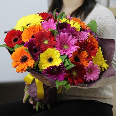 Rusya Saratova çiçek göndermek