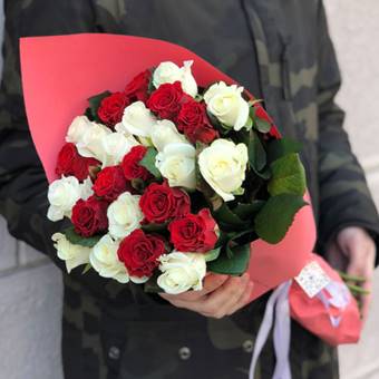 Ukrayna Lvive çiçek gönder
