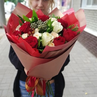 Voronezh Rusyaya çiçek gönderimi