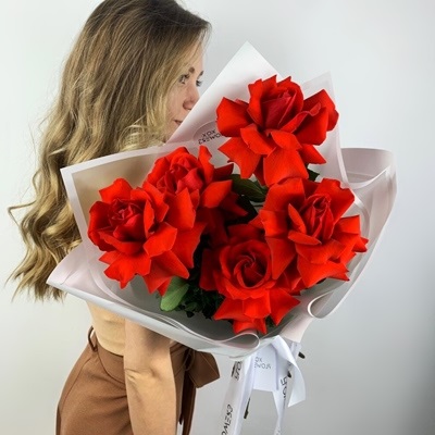 Voronezh Rusyaya çiçek gönderimi